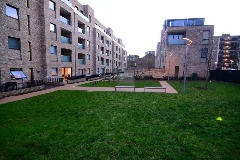 Apartment Wharf - Cambridge Av London Eksteriør billede